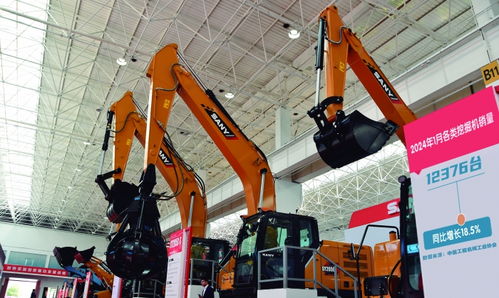 履带起重机与挖掘机 冰雪世界建设的得力助手，工程机械行业首月经营数据暖意浓
